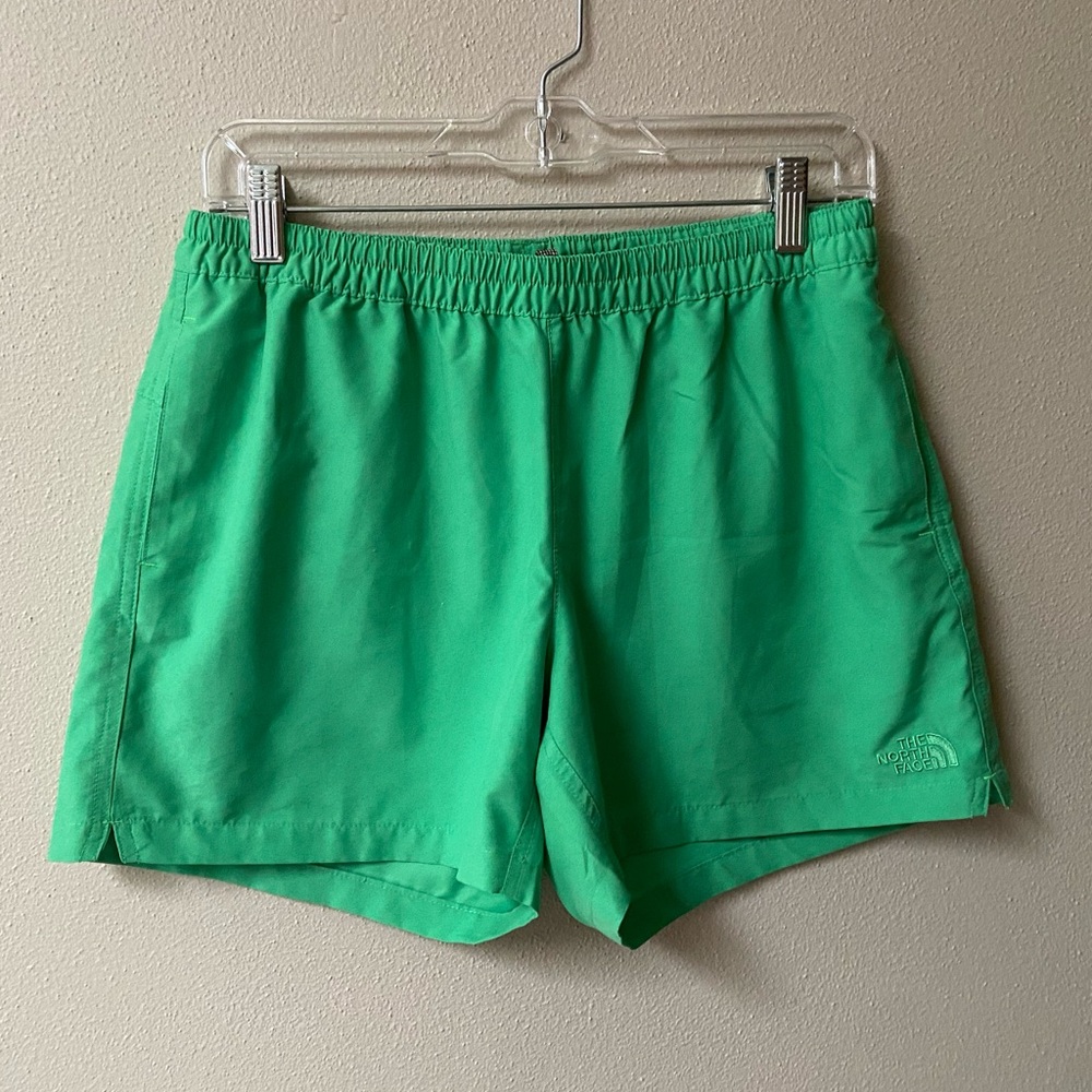 The North Face Hiking / Workout / Athleisure Shorts - Lined, Kelly Green